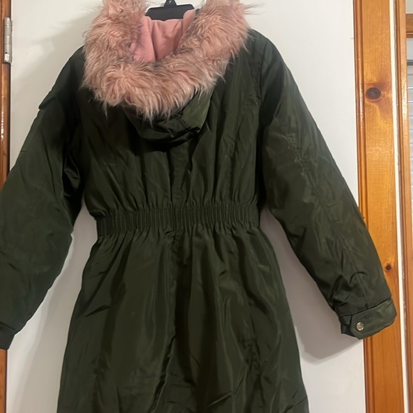 DKNY Girls Long Puffer Coat size L 14/16 color green with pink Faux-Fur Hood - Picture 9 of 13